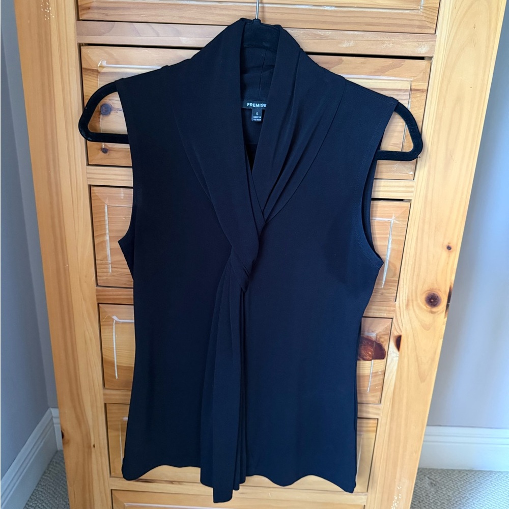 Premise Black Sleeveless Fitted Tie Front Blouse size Sm - No Iron